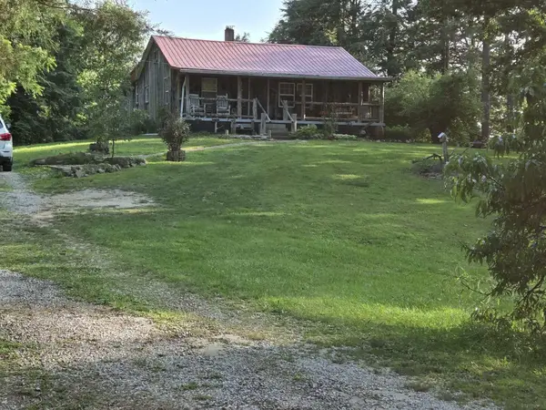 110 Cox Road, Irvine, KY 40336