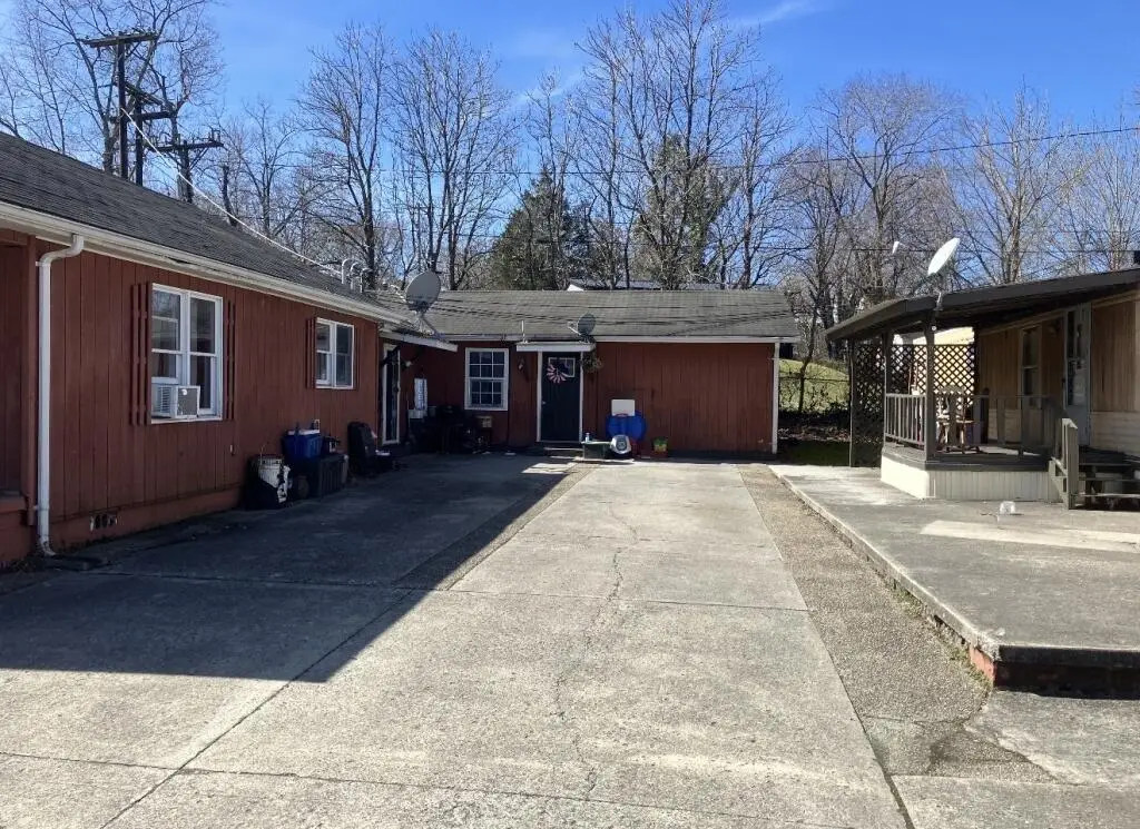 623 N 20th Street, Middlesboro, KY 40965 - #1