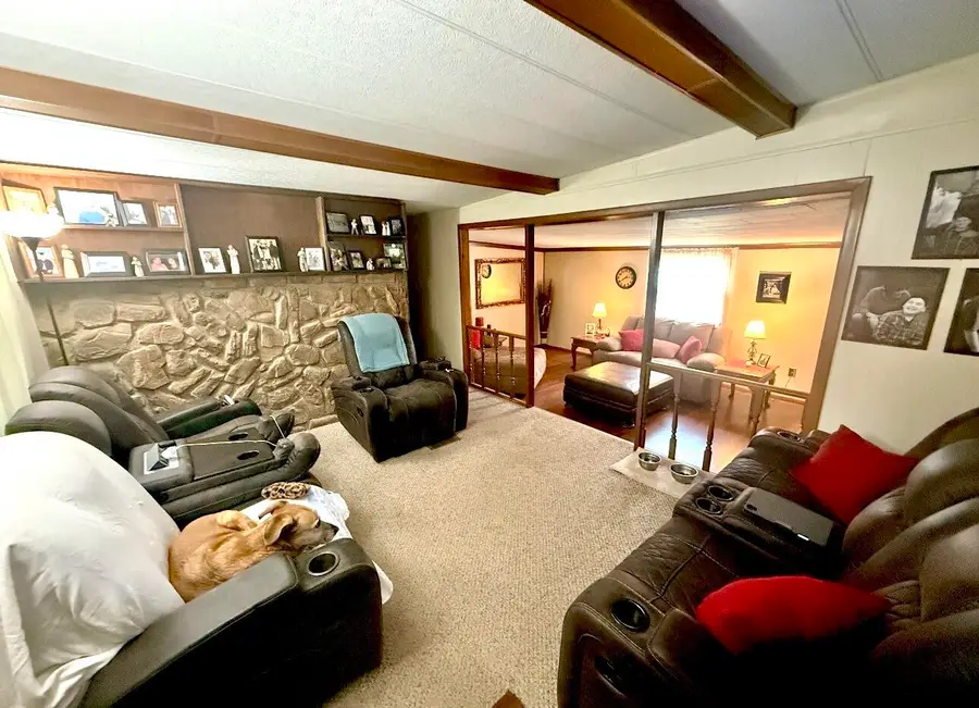 908 Manchester Avenue, Middlesboro, KY 40965 - #2