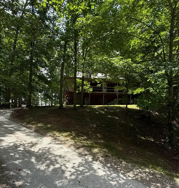 1261 Clark Road, Irvine, KY 40336