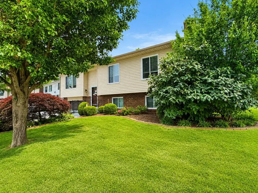 391 S Eagle Creek Drive, Lexington, KY 40515 - #2