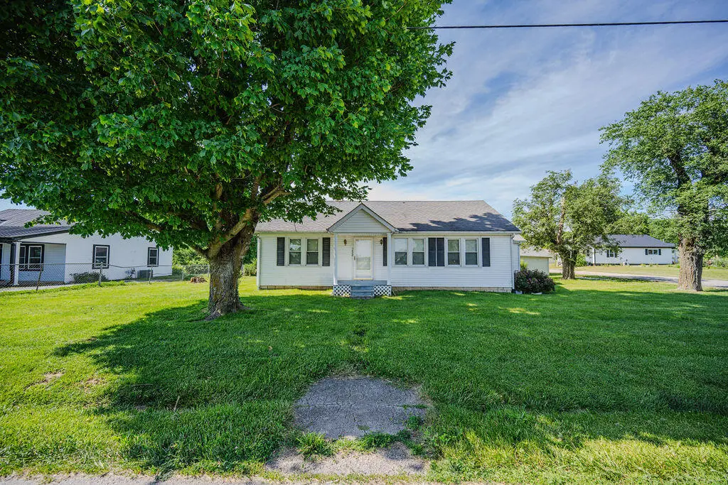 7608 W Tunnel Hill Road, Sharpsburg, KY 40374 - #1
