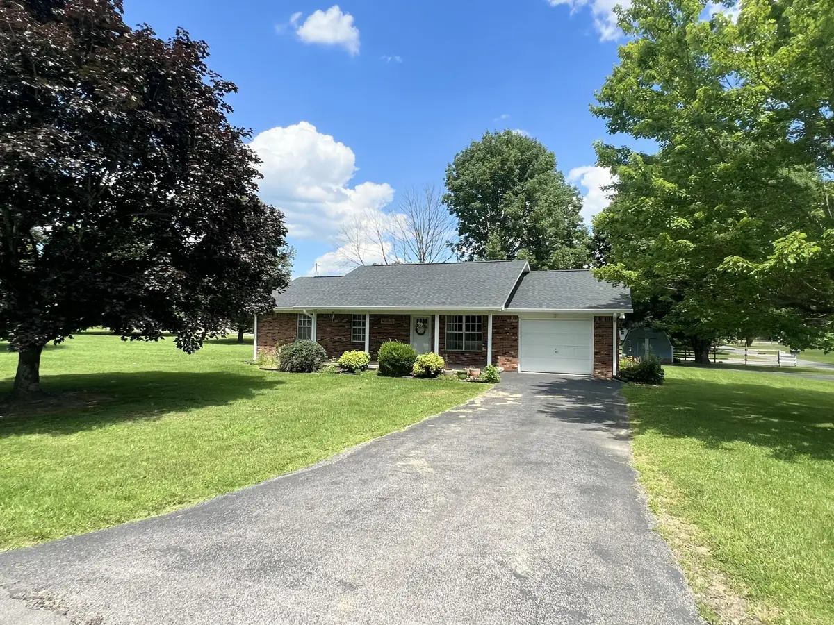 134 Cherokee Avenue, Russell Springs, KY 42642 - #1