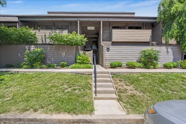 750 Shaker Drive #707, Lexington, KY 40504