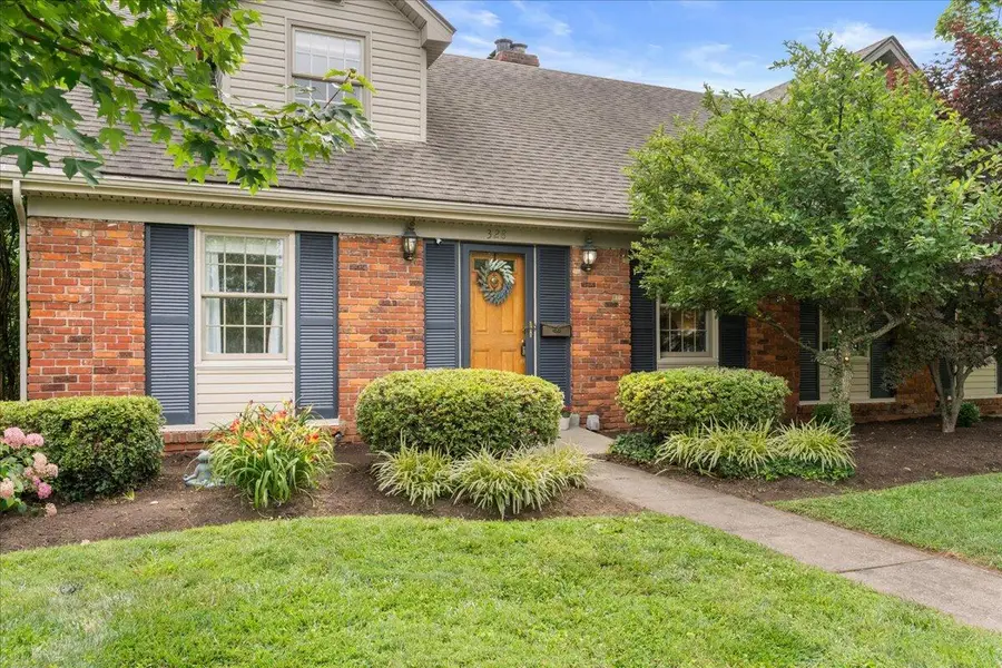 328 Leawood Drive, Lexington, KY 40502 - #3