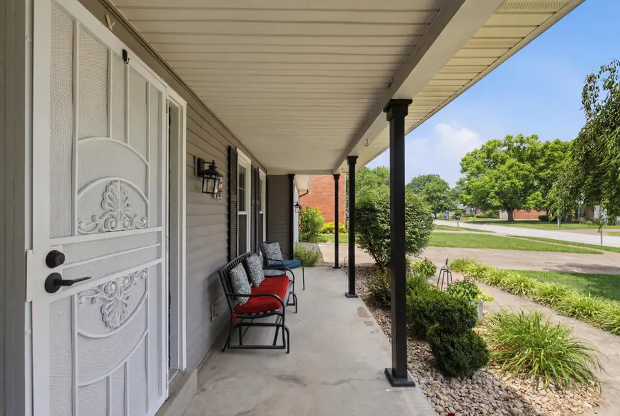 418 Wells Lane, Versailles, KY 40383 - #3