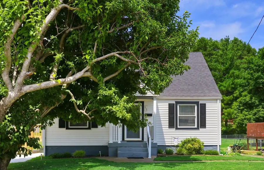 319 W High Street, Springfield, KY 40069 - #2