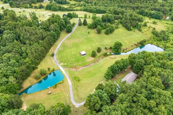 272 Locust Grove Cemetery Road, London, KY 40744