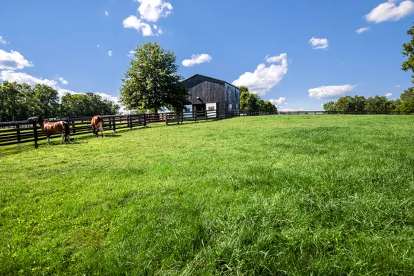 650 Delaney Ferry Road, Versailles, KY 40383