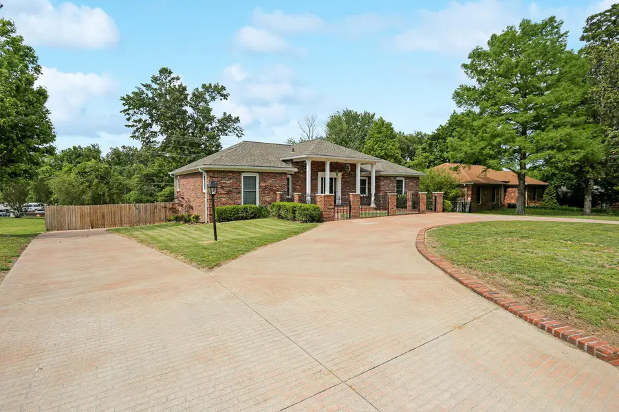 1511 Oxford Drive, Murray, KY 42071 - #2