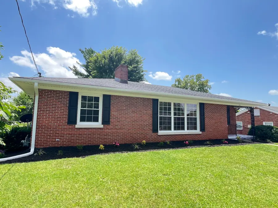 430 College Manor, Harrodsburg, KY 40330 - #2