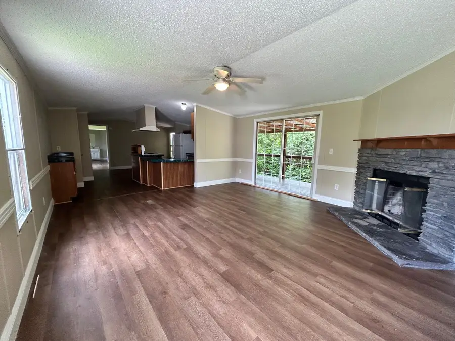 376 Cumberland Drive, Bronston, KY 42518 - #2