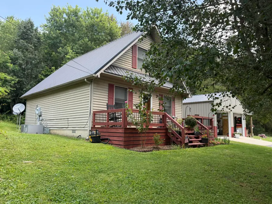 1671 Smith Grove Road, Burkesville, KY 42717 - #2