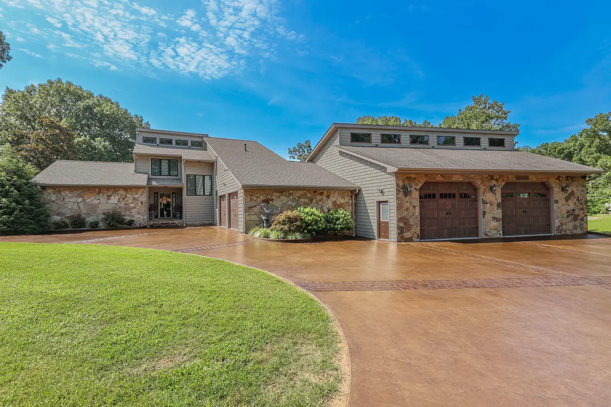 136 Lake Dr, Benton, KY 42025 - #1
