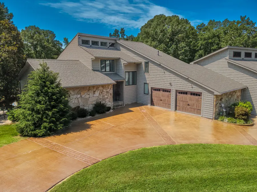 136 Lake Dr, Benton, KY 42025 - #3