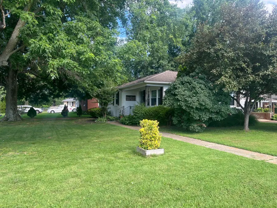 301 Macedonia Street, Mayfield, KY 42066 - #3