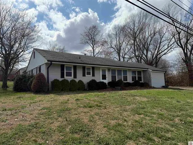 658 E 5th Avenue, Calvert City, KY 42029 - #1