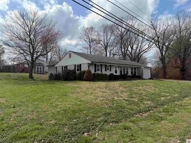 658 E 5th Avenue, Calvert City, KY 42029 - #2
