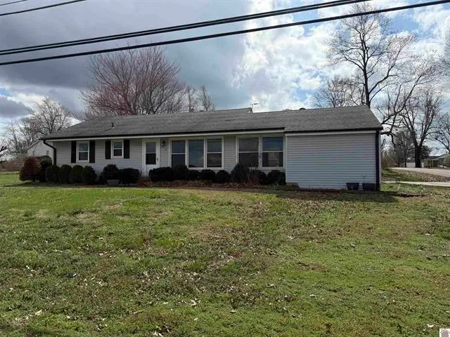 658 E 5th Avenue, Calvert City, KY 42029 - #3