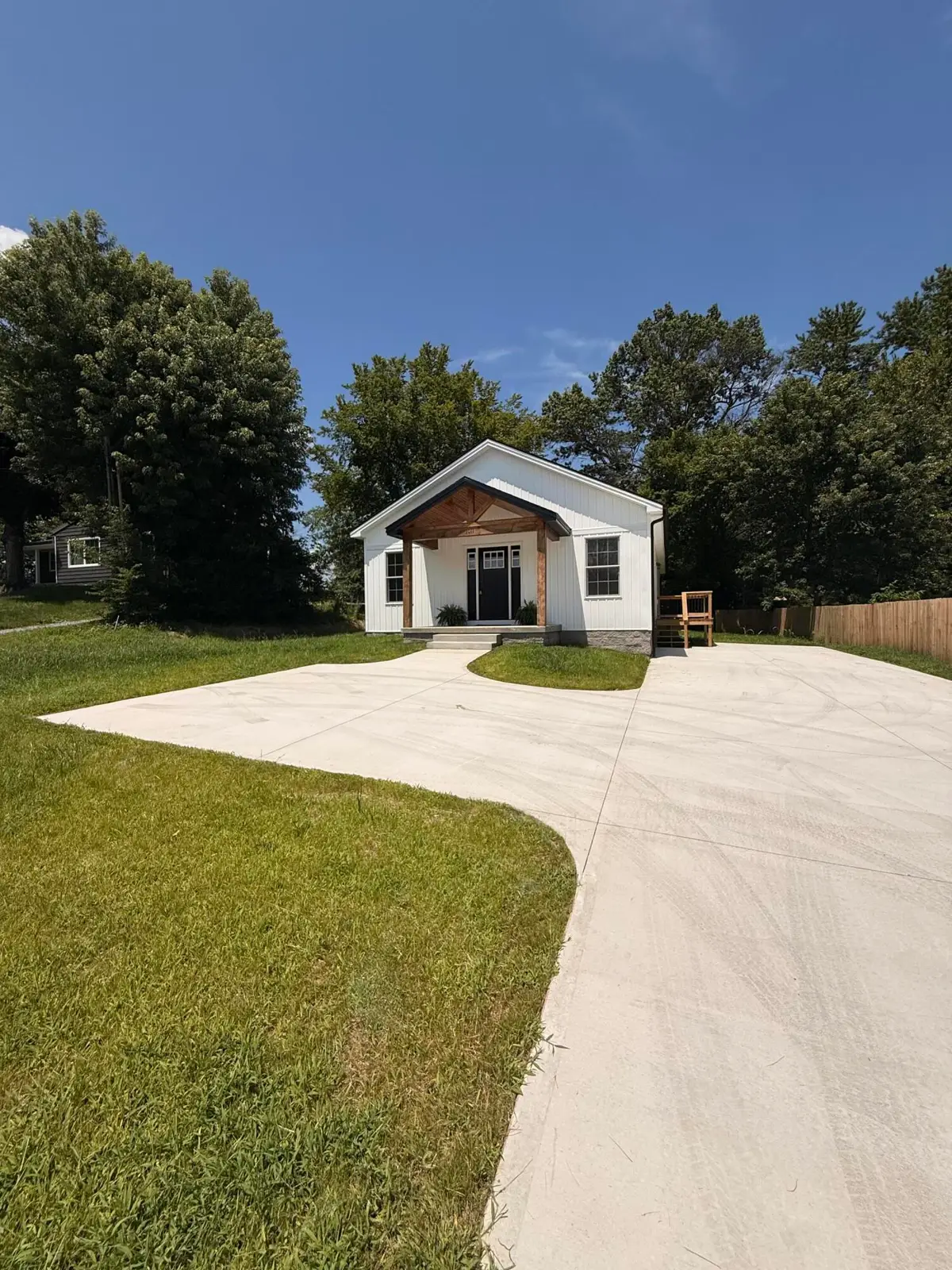 1011 W Shelby Street, Junction City, KY 40440 - #1