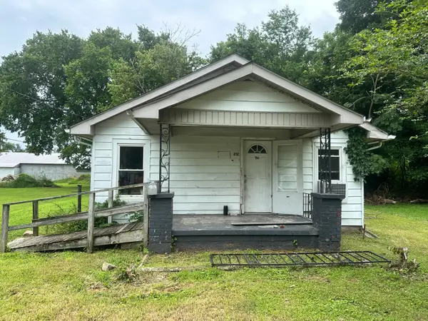 212 S 1st Street, Mayfield, KY 42066