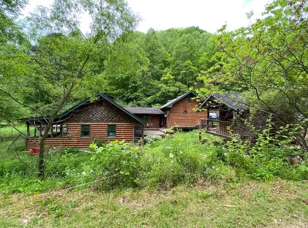 31 Buck Lick Drive, Whitesburg, KY 41858
