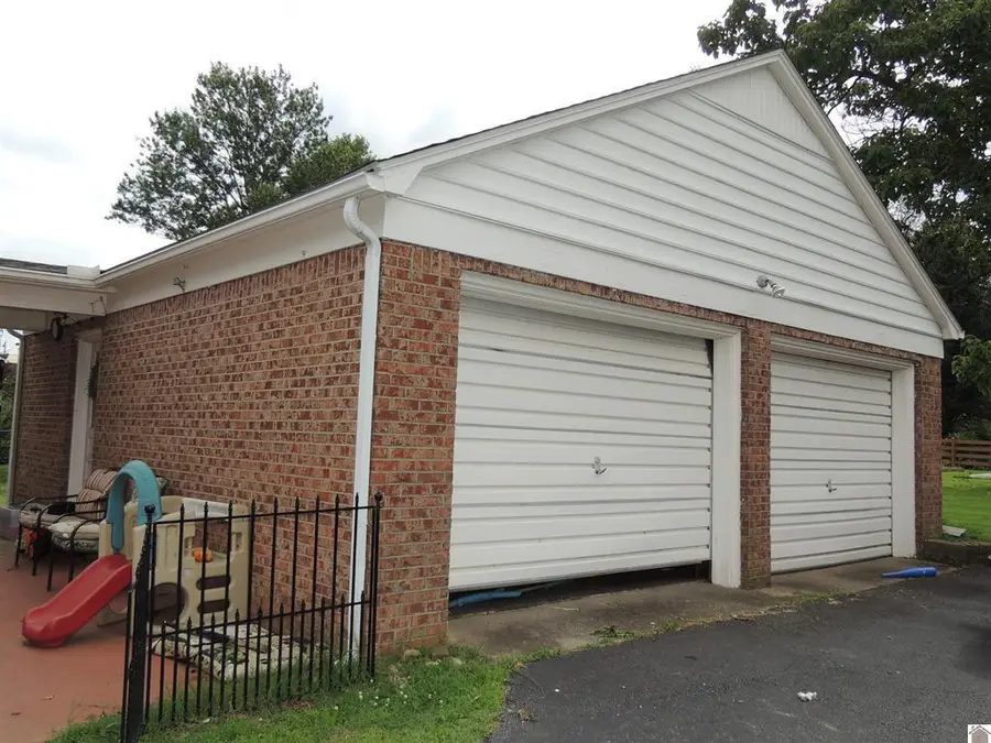 107 N 18th Street, Mayfield, KY 42066 - #2