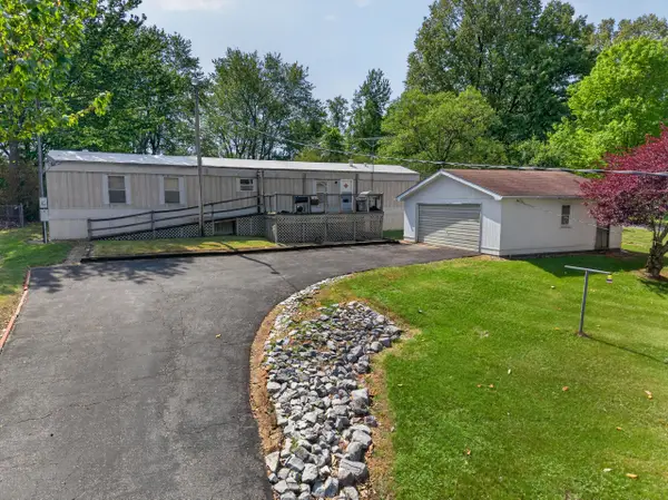 4080 Lovelaceville Road, Paducah, KY 42001
