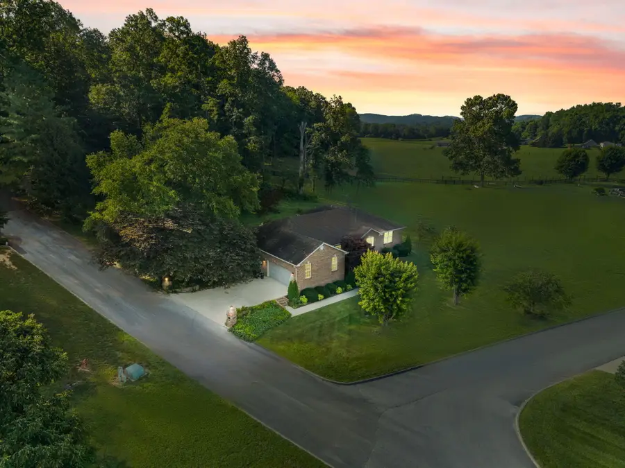 871 Woods Edge Drive, Somerset, KY 42503 - #2