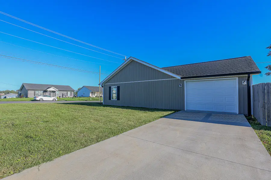 302 N 5th Street, Mayfield, KY 42066 - #3