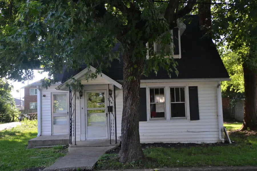 324 N East Street, Harrodsburg, KY 40330 - #2