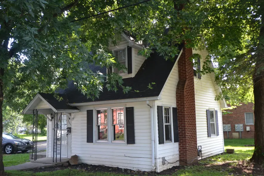 324 N East Street, Harrodsburg, KY 40330 - #3