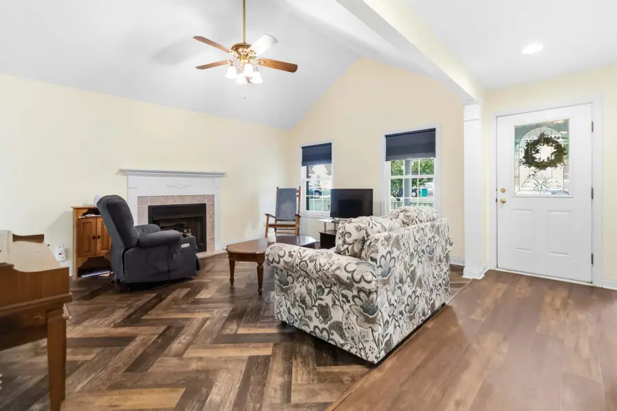 1043 Burnell Drive, Berea, KY 40403 - #2