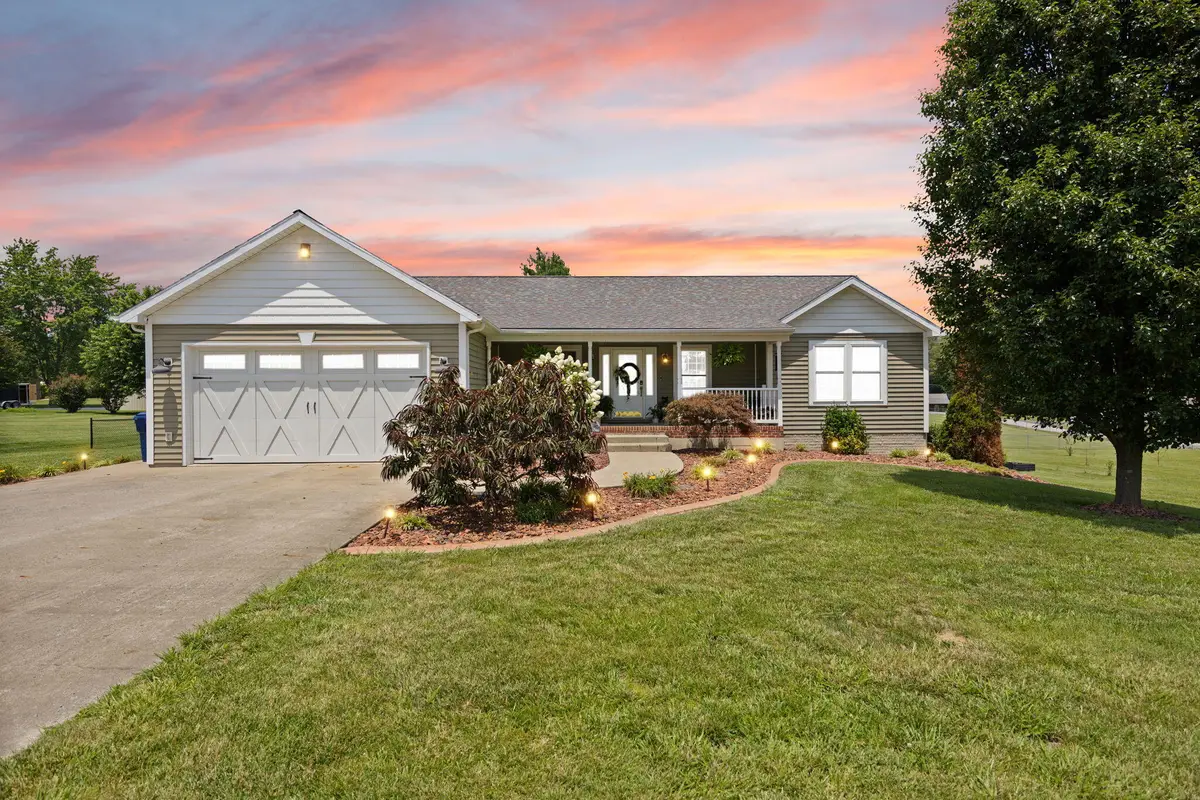 135 Cloverfield Drive, Campbellsville, KY 42718 - #1