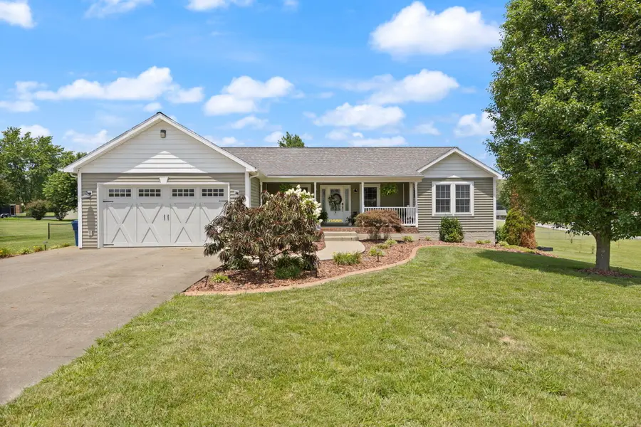 135 Cloverfield Drive, Campbellsville, KY 42718 - #3