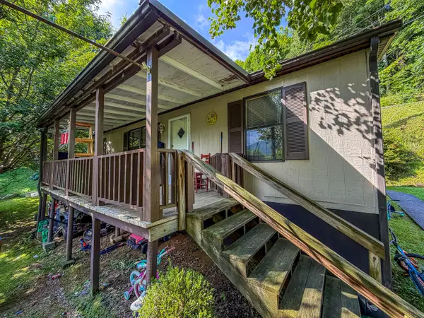 299 George Neil Hill Left Road, Pineville, KY 40977