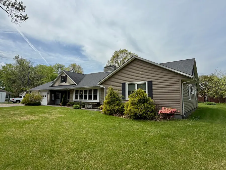 711 Pryor Street, Mayfield, KY 42066 - #3