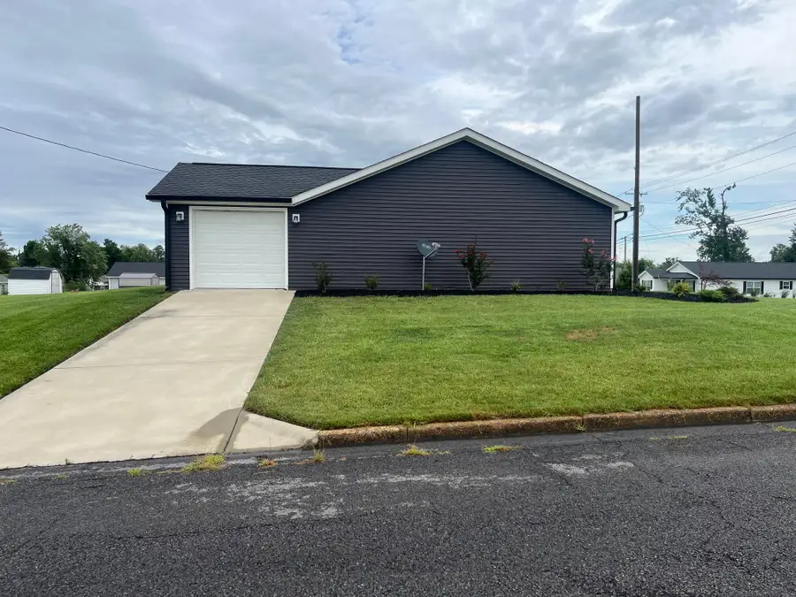 303 N 5th Street, Mayfield, KY 42066 - #2