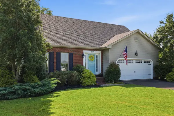 860 Oaks Country Club Road, Murray, KY 42071