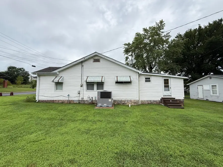 1207 Elm Street, Benton, KY 42025 - #3