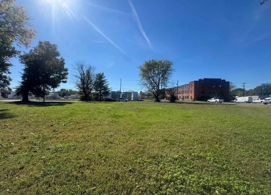 1118 N 8th Street, Paducah, KY 42001 - #3
