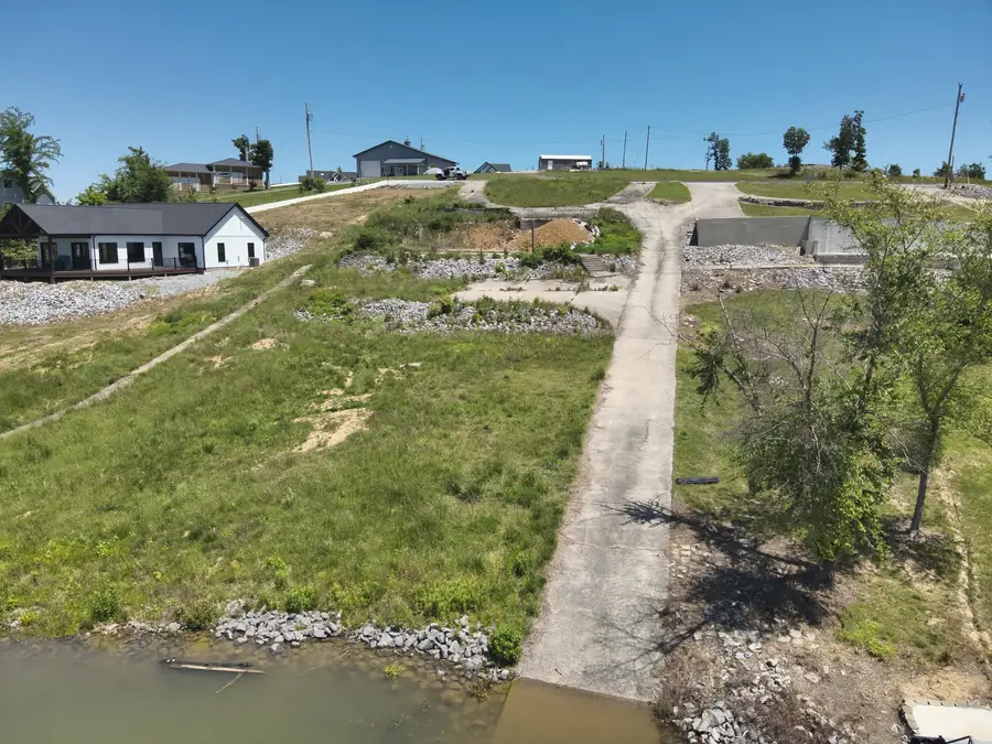 551 Sherwood Drive, Gilbertsville, KY 42044 - #3