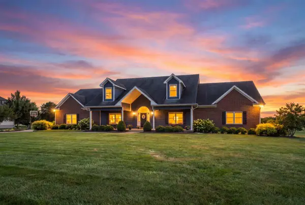 210 Colonial Drive, Versailles, KY 40383