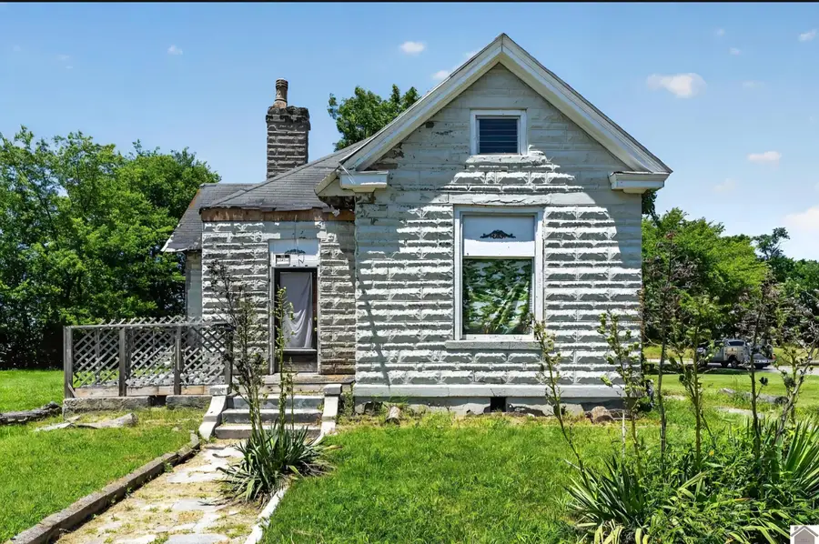 1105 S Campbell Street, Hopkinsville, KY 42240 - #2