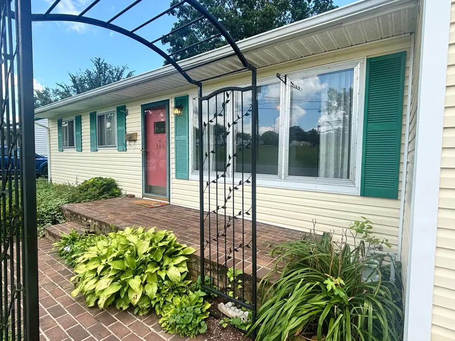 306 Brentwood Drive, Hopkinsville, KY 42240 - #2