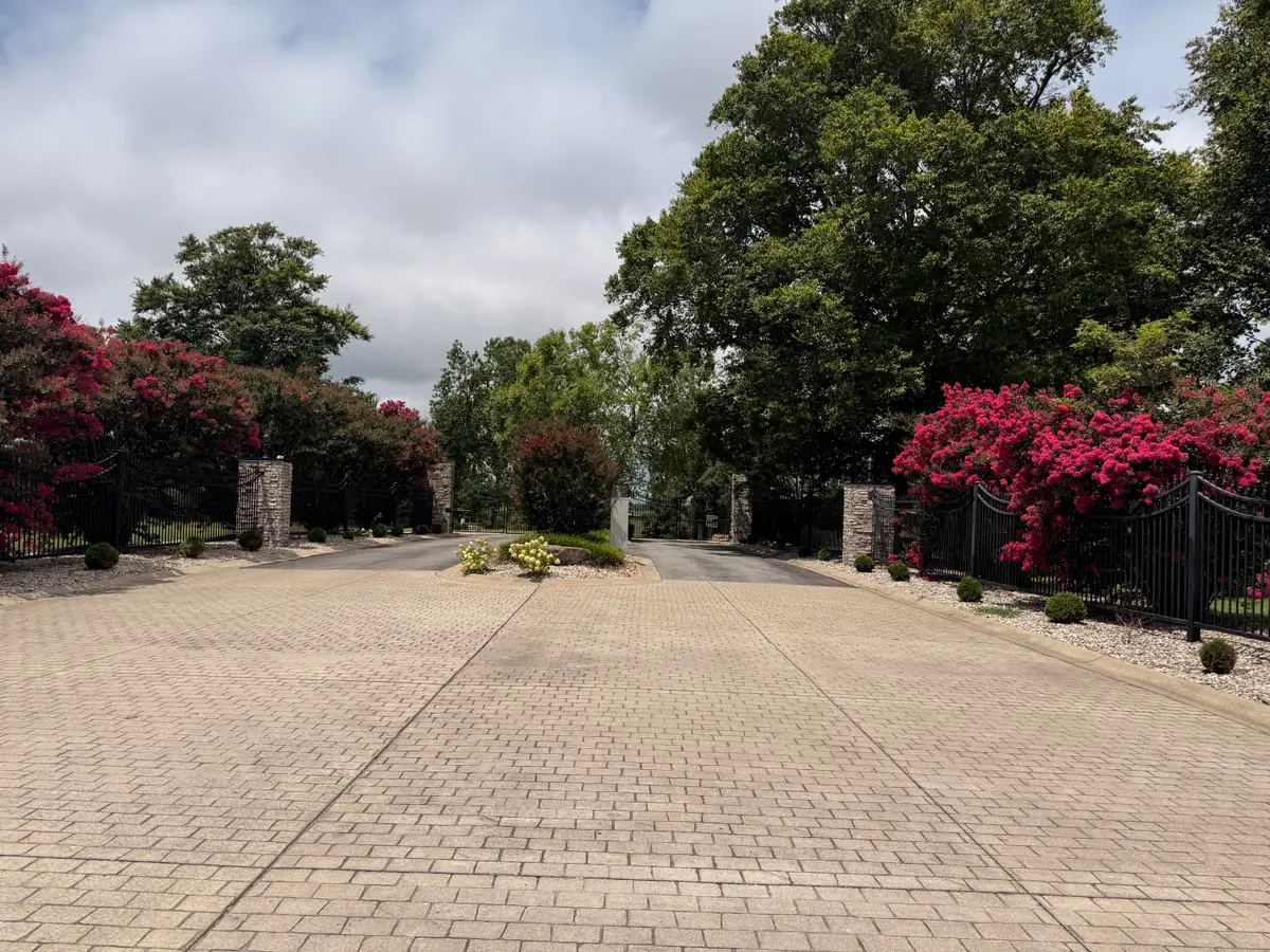 128 Wedge Way, Russell Springs, KY 42642 - #1