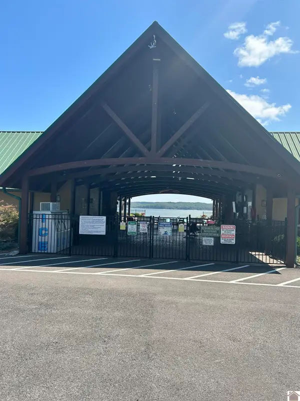 142 Trails End Lane, Murray, KY 42071
