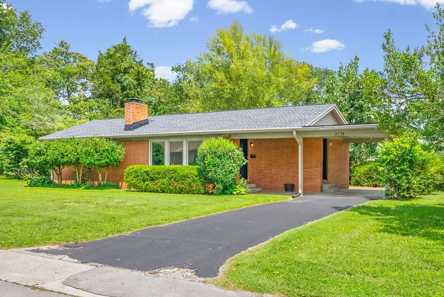 2728 Clinton Circle, Hopkinsville, KY 42240 - #2