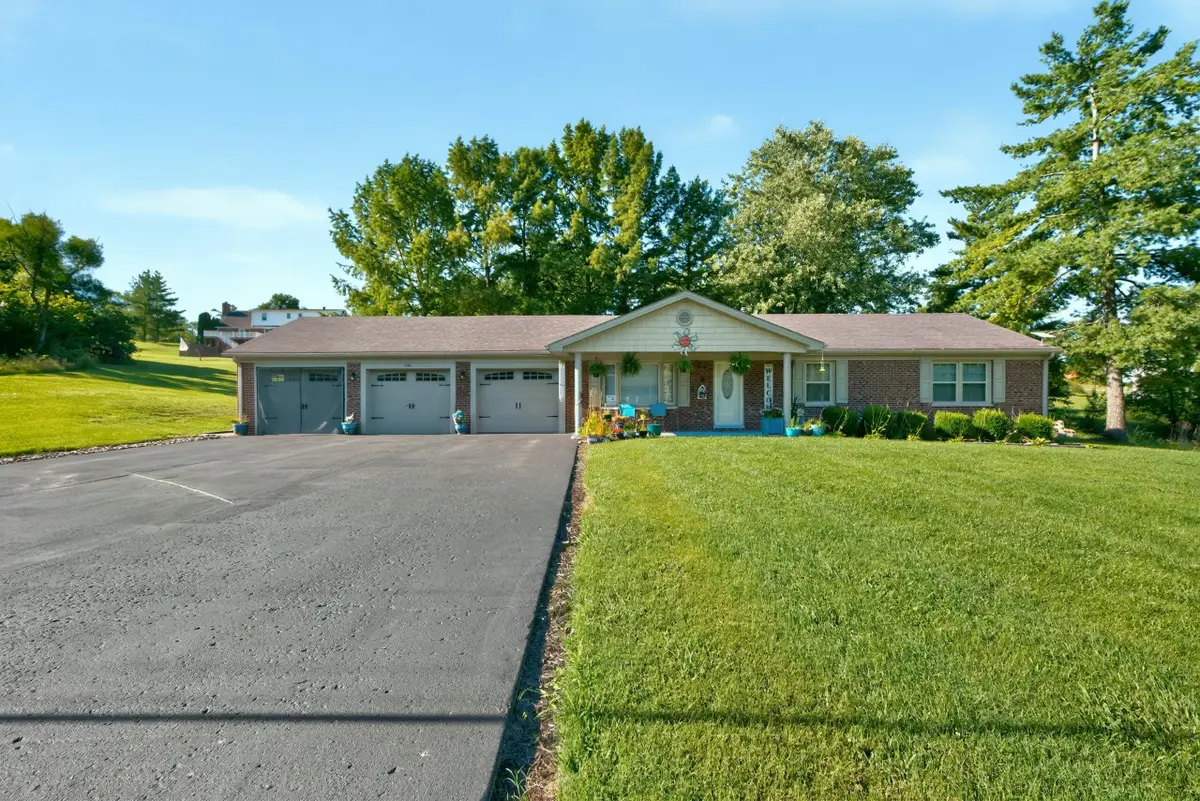 230 Mercer Avenue, Harrodsburg, KY 40330 - #1