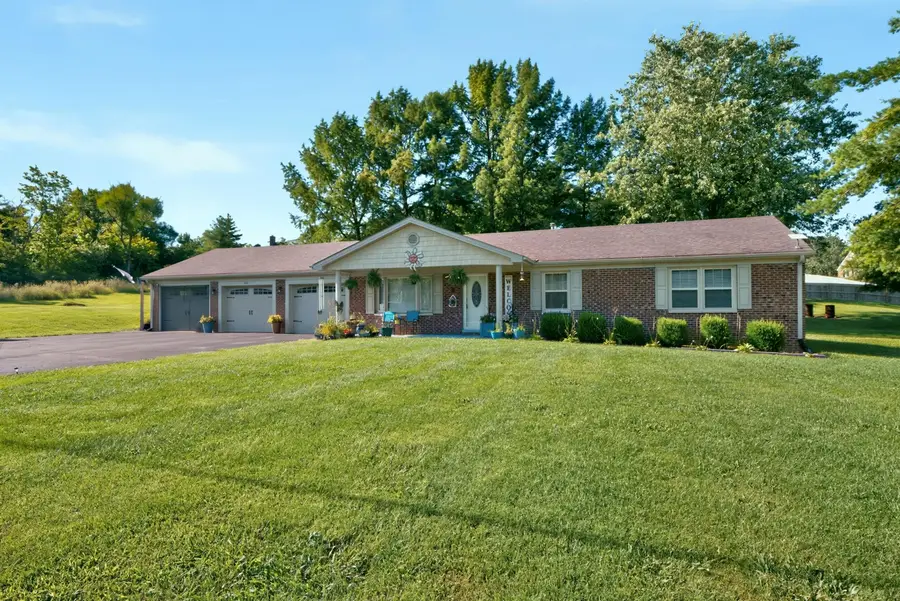 230 Mercer Avenue, Harrodsburg, KY 40330 - #2